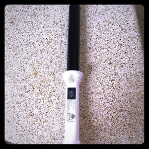 Never used Lance curling wand